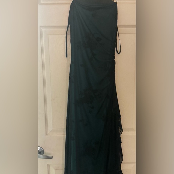 Macy's Emerald/ Black Sheer Wedding Guest Dress - Picture 1 of 13